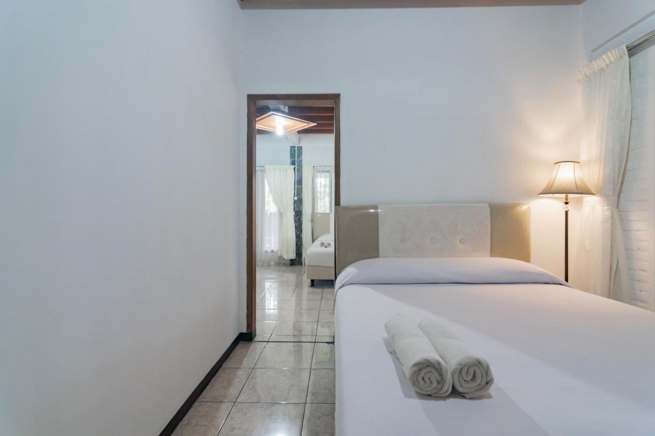 Samakta Guest House Lembang Exterior foto